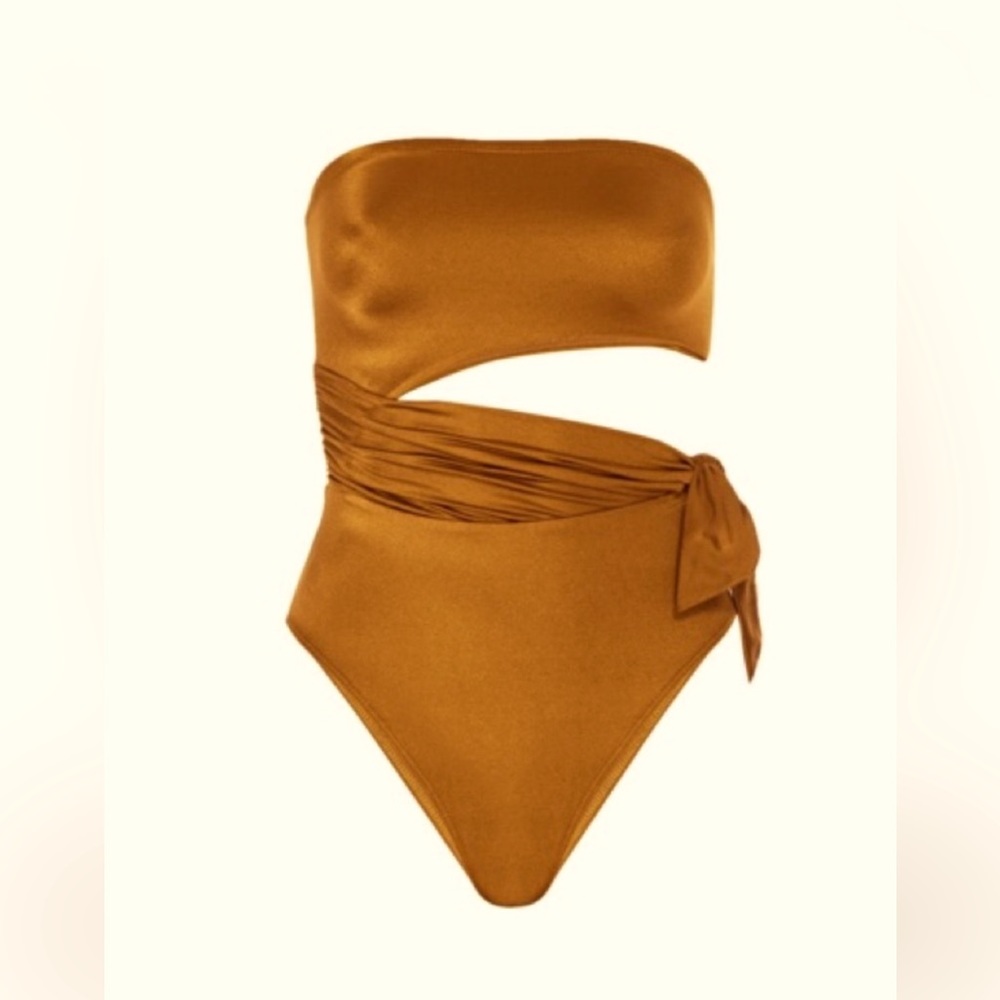GOOD AMERICAN's one piece tube top swimsuit